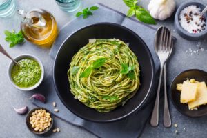 receita de espaguete de abobrinha com pesto de agrião