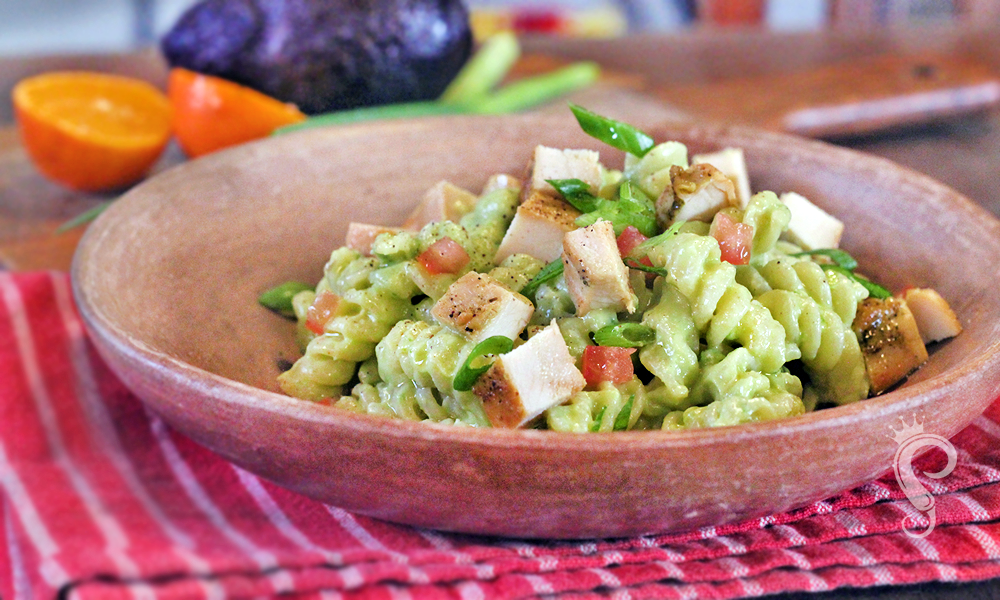 macarrão com molho de abacate